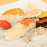Sushi Dokoro Tatsutoshi - 握り盛り合わせ