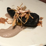 Wattle Tokyo - 大山鶏の竹炭揚げ