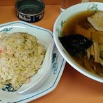 楠知 - ★2016・11再訪　ラーメン半チャーハン　800円