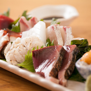 [Daytime drinking] Sashimi from 300 yen ◎ "Good stuff" at this price!