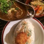 カレー屋アカマル - パクチー酸っぱいカレー