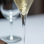 ラチュレ - 高脚杯（ぐらす）にシャンパーニュ