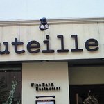 Wine Bar & Restaurant Bouteille - 看板