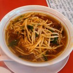 中華屋台 小明 - 牛すじ煮込みラーメン　810円