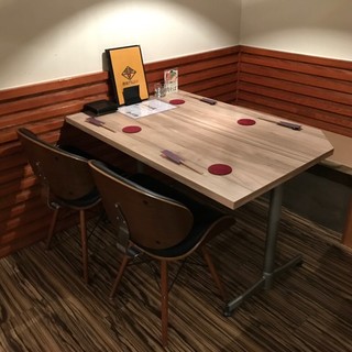 テーブル席