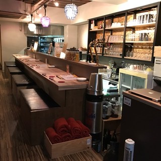 カウンター席