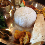 ナングロガル - インドとはまた違うラインナップの副菜たち。
