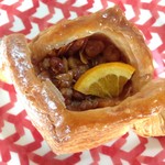 デュデスタン - 2016年10月：キャラメルナッツ(\300)…ちょこんと載ったオレンジスライスから良い香りが移ってかなり良い働きをしていました