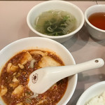麻婆豆腐とスープ