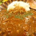 Maru Ni Kafe - 牛スジ煮込みカレー