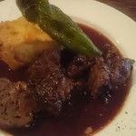 ラ・ブリーズ - ゴロンと大きな塊のお肉が3つも、国産牛肉のカシス煮込み