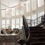 Park Lounge - 右に螺旋階段その奥にラウンジ