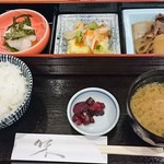 Kaoru - 本日のランチは和弁当（マグロ山掛け、イカ南蛮、肉じゃが）670円