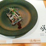 嵯助 - 前菜。秋刀魚を鉄板でさっと。