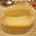 韓国苑 - 側が厚いので中身は少ない。