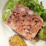 HUG the Kitchen & Wine - 