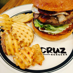 CRUZ BURGERS & CRAFT BEERS - 