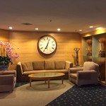 The Orient Golf & Country Club - フロントわきのロビーは重厚です