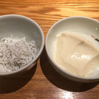 魚匠 銀平 道頓堀店 - しらすと湯豆腐