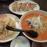 珍来 - ミニチャーハンと坦々麺セット￥８００+餃子￥３００