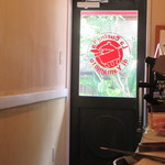 ラ・クチネッラ・ディ・ヤマモト - ドアの外の緑もいいね！