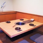 炭火焼肉さぶぅ - 4名様 小個室　※掘りごたつではありません