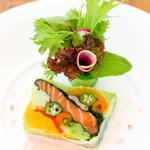 Cafe Terrasse de Paris - 新鮮な野菜とサーモンのテリーヌ
