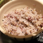 大戸屋 - 広島県産かきフライ定食（6個）（税込1,198円）
            ご飯は白米or五穀米が選べます。
            こちらは五穀米。
            また大盛も無料。