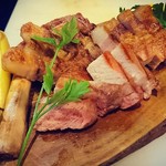 HUG the Kitchen & Wine - 