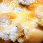 メサベルテ - とろけるチーズのキノコピザ￥１２０