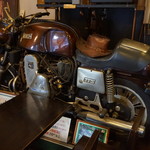 ザ・ミュンヒ - 店名にもなっているバイク(ミュンヒ)。珈琲色に塗り直したそうです