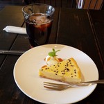 シバキチカフェ - チーズケーキのセット(680円)です。