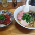 中華そば よしかわ - 煮干ししじみそばとまぐろ丼。