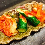 炭火焼肉しゃぶしゃぶ きた里 - ★自家製キムチ３種盛り　６５０円