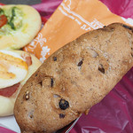 マンマ・ビスコッティーズ・ベーカリー - クルミとレーズンのブレッド