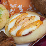 マンマ・ビスコッティーズ・ベーカリー - エッグ＆ベーコンフォカッチャ