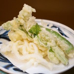 お食事 季節料理 やまいち - 白魚の天ぷら