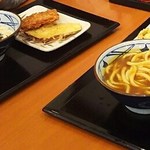 丸亀製麺 - 子供はカレーうどん(並)税込410円と明太釜玉(並)税込410円　(2016.11.13)