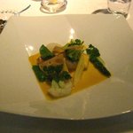 オーベルジュ・ド・リル - 真鯛のプレゼ　季節の野菜添え　サフランのクリームソース