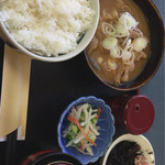 Hanayu Sukaiterumeri Zo-To Shibukawa - もつ煮定食 750円
                
                ライス大盛 100円