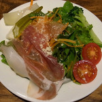 毎回変わるサラダ