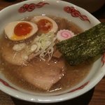 特製中華そば（900円）