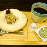 ジャンヌダルクカフェ - モンブラン「白山(しらやま)」とブレンドコーヒー