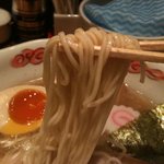 中華蕎麦 無地 - 特製中華そば　麺のアップ