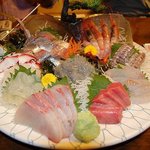 鳥恵 - 刺し盛、かんぱち、マグロ、くらげ、しゃこ、鰺、たこ、生しらす
