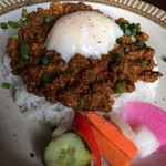 キーマカレーとチャイ なるせ堂 - たまごキーマカレー