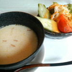 洋食　羽柴 - スープとサラダ