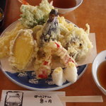 Onihauchi - 天ぷら盛り、950円。