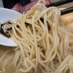 北海道産小麦の全粒粉を使用