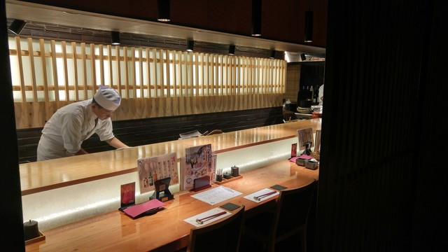 辉庭- 料理人の手さばきが光ります